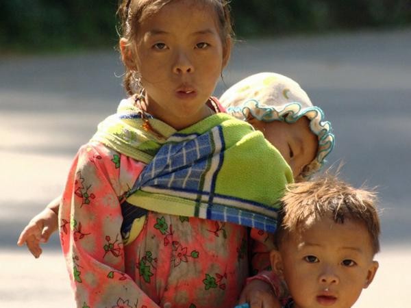 Trẻ em ở Mù Căng Chải, Lào Cai.